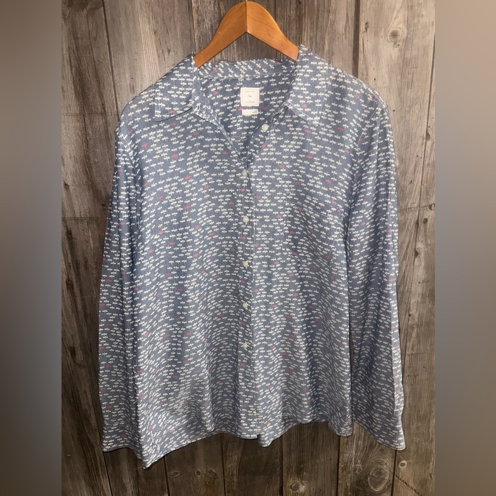 GAP butterfly button down boyfriend fit shirt - size large